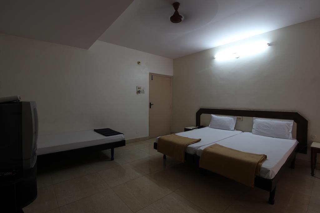 Hotel Maya Deluxe Hyderabad Exterior foto